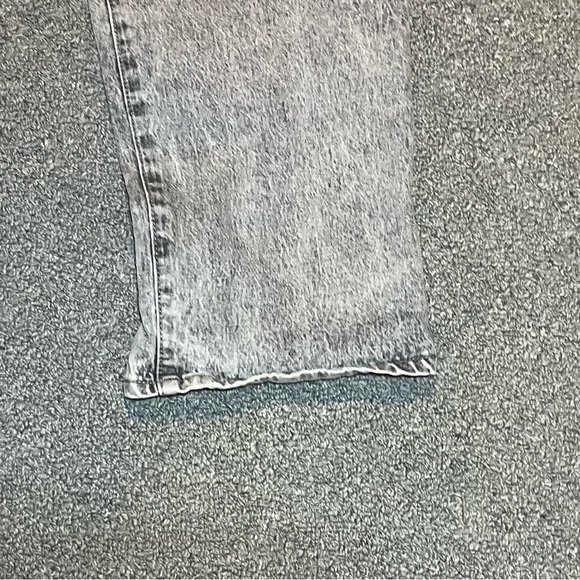Universal Thread Vintage Straight Jeans Womens Size 12/25 Gray Denim Cropped - Picture 9 of 11
